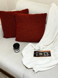 How to Create a Cozy and Inviting Reading Nook at Home